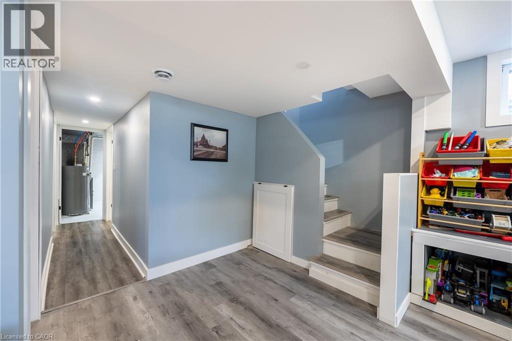 350 Kemp Road W, Grimsby, Ontario  L3M 4E7 - Photo 27 - 40798931