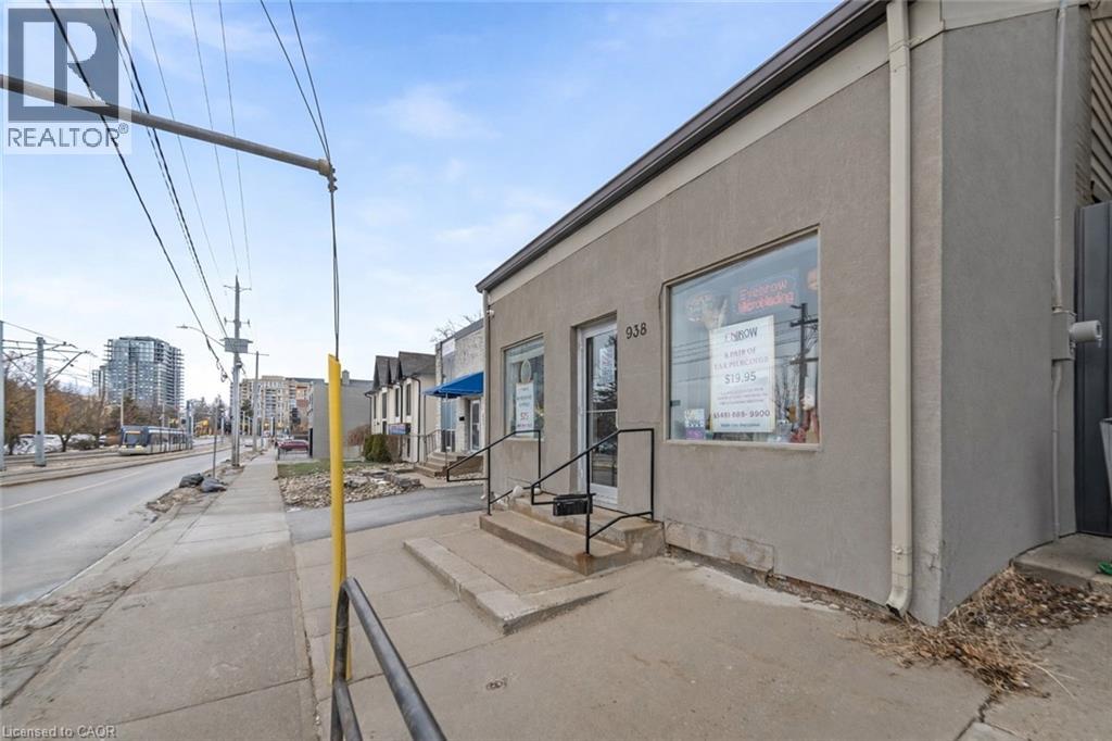 938 King Street W, Kitchener, Ontario  N2G 1G4 - Photo 3 - 40792904