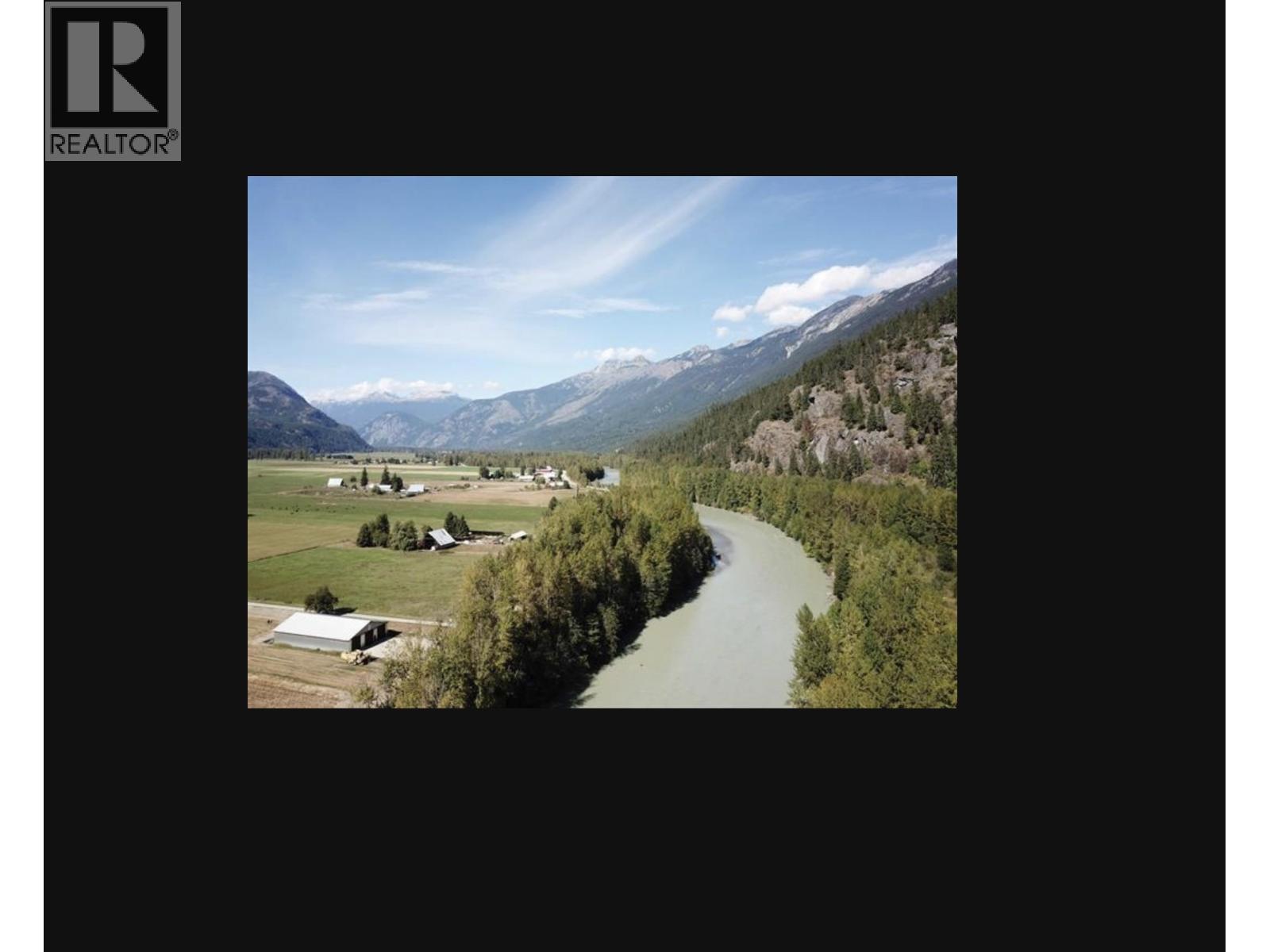 8687 Pemberton Meadows, Pemberton, British Columbia  V0N 2L2 - Photo 3 - R3079930