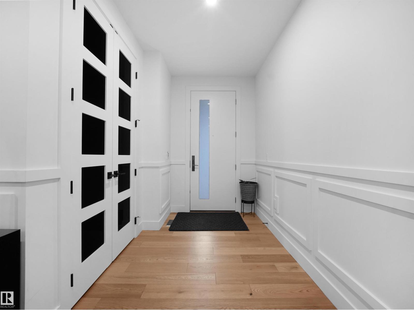 2928 1 Av Sw, Edmonton, Alberta  T6X 3E2 - Photo 4 - E4470182