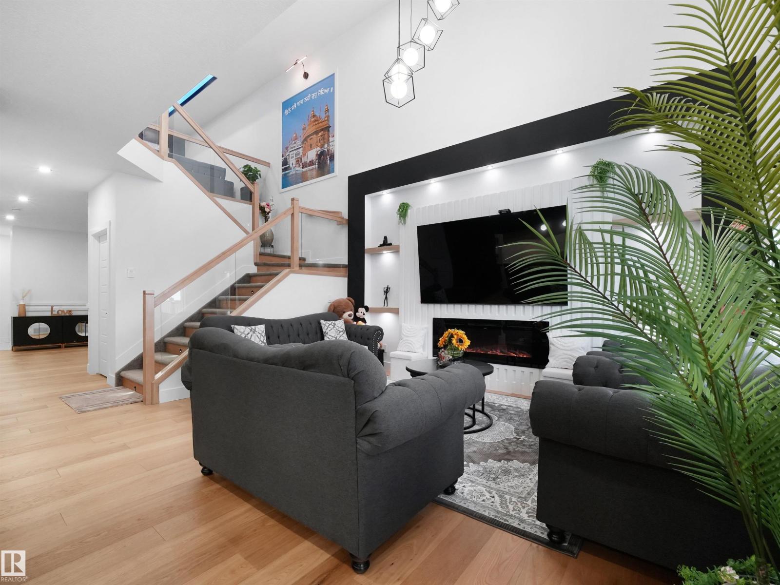 2928 1 Av Sw, Edmonton, Alberta  T6X 3E2 - Photo 15 - E4470182