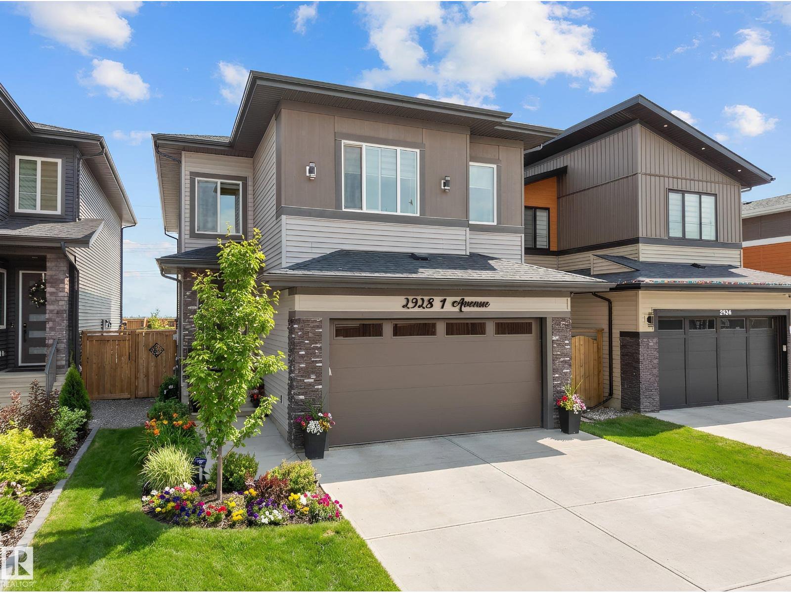 2928 1 AV SW, Edmonton, Alberta