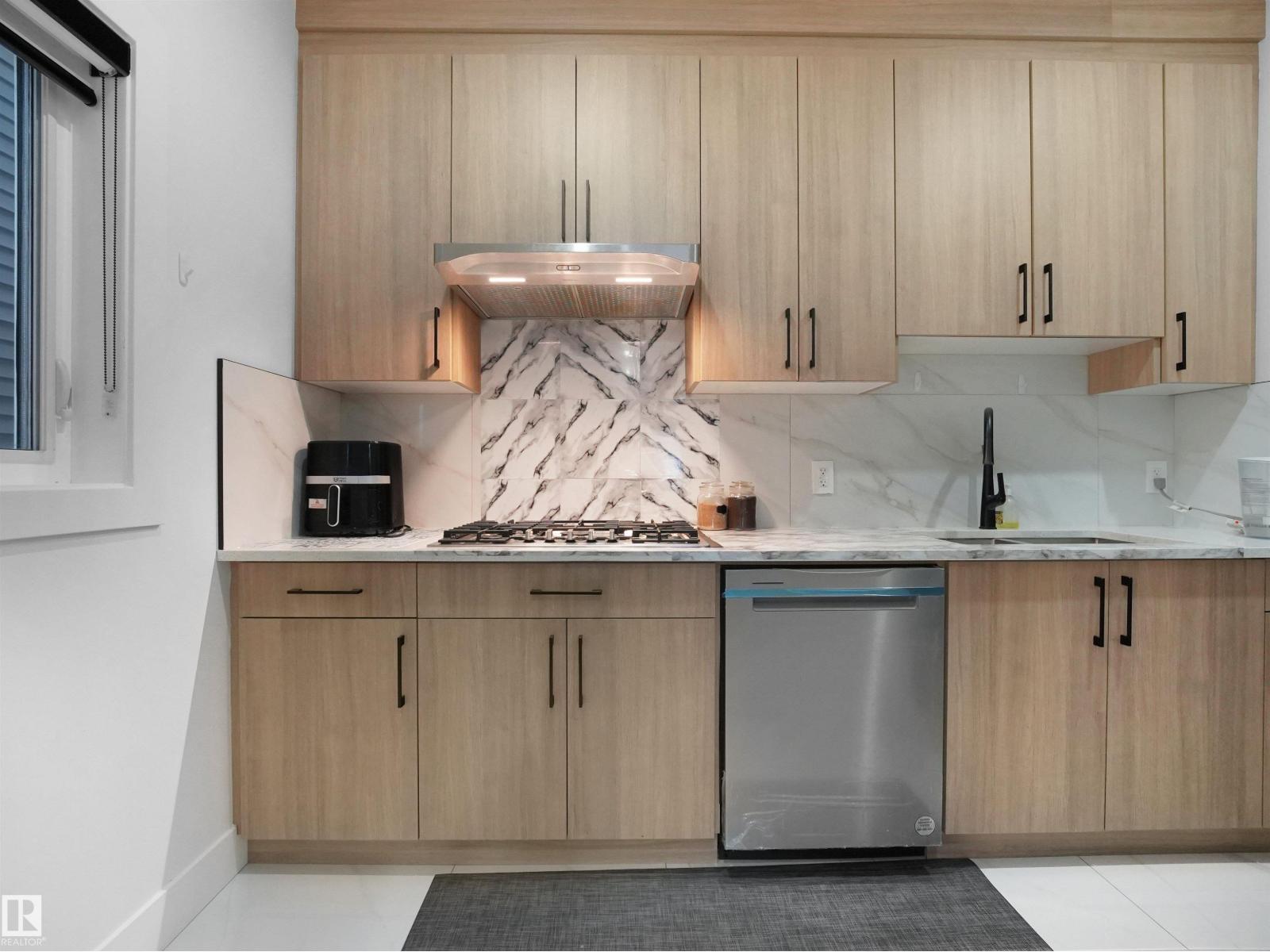 2928 1 Av Sw, Edmonton, Alberta  T6X 3E2 - Photo 25 - E4470182