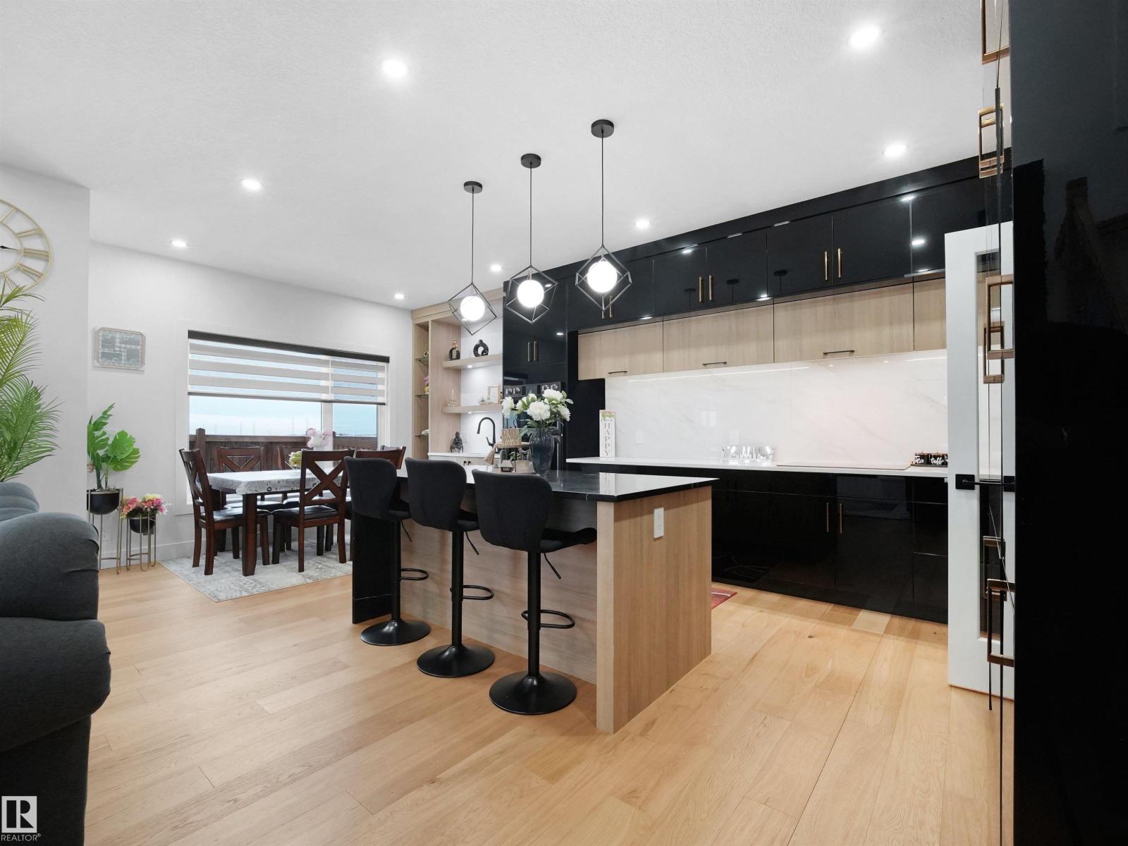 2928 1 Av Sw, Edmonton, Alberta  T6X 3E2 - Photo 17 - E4470182