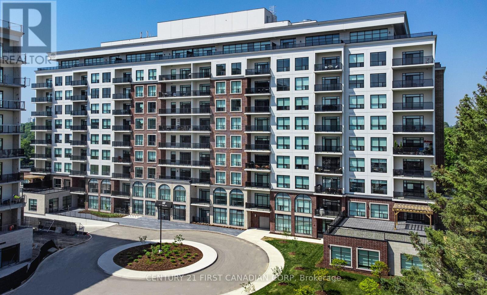 <div class="slider-price">$2,900 Monthly</div><p>708 - 460 Callaway Road, London North, Ontario</p>