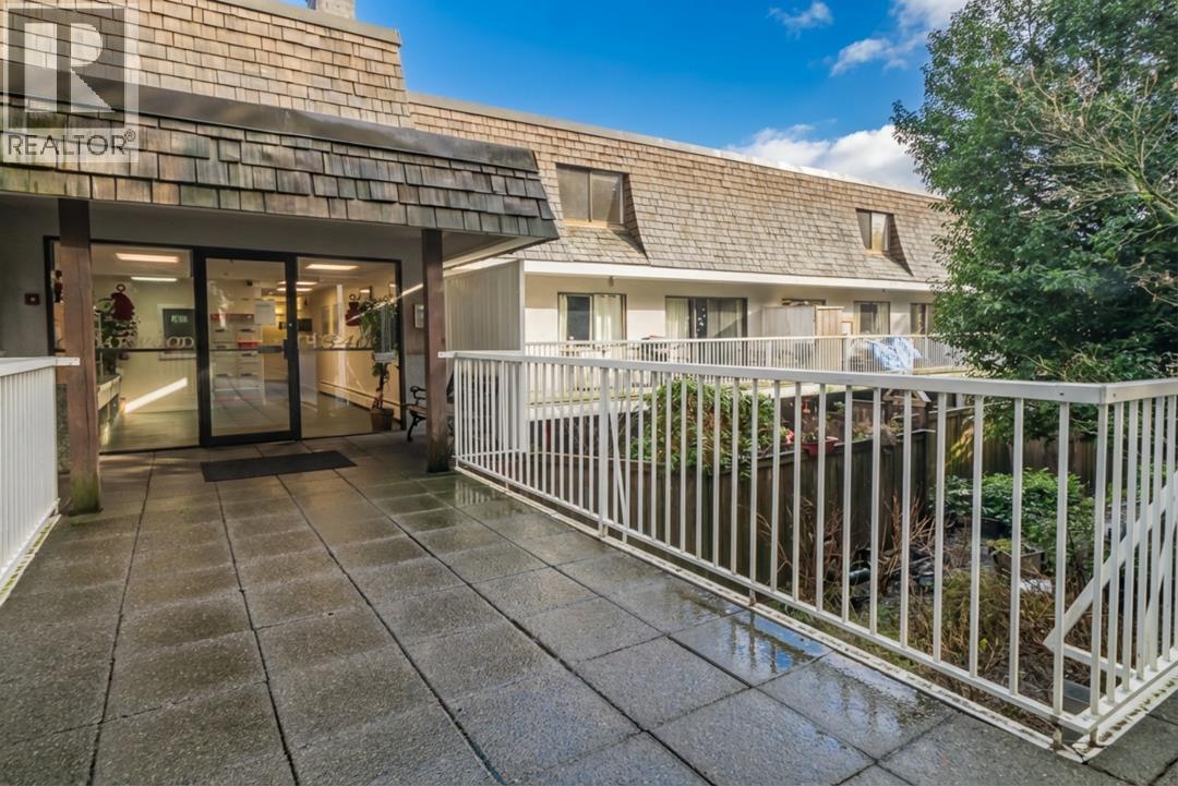 307 5340 HASTINGS STREET, Burnaby, British Columbia