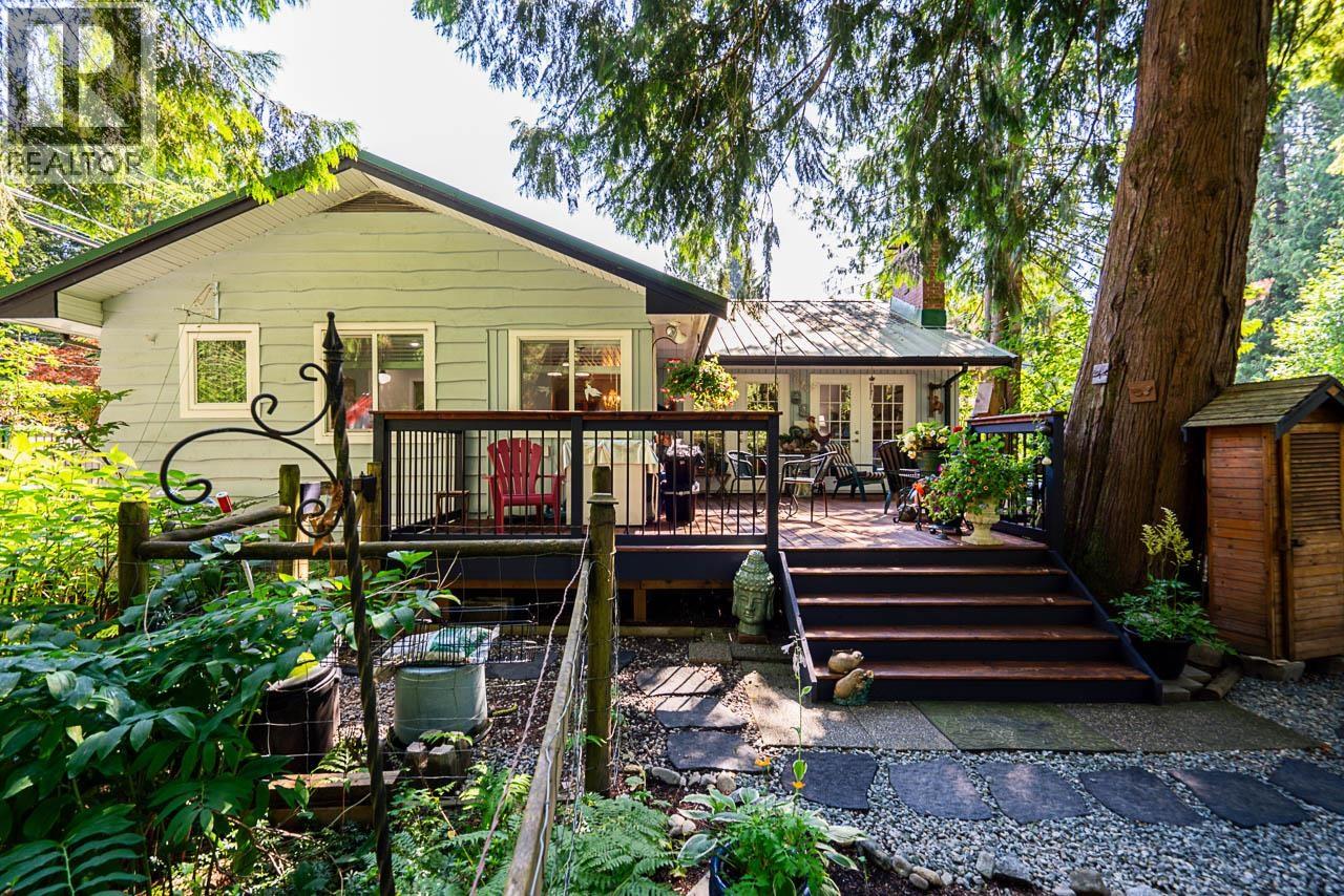 22592 132 Avenue, Maple Ridge, British Columbia  V4R 2R2 - Photo 1 - R3079893