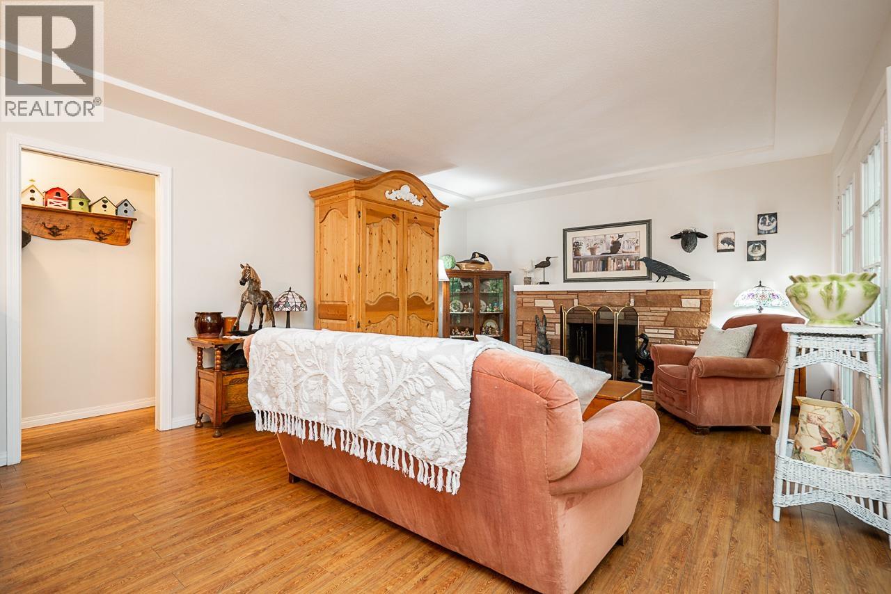 22592 132 Avenue, Maple Ridge, British Columbia  V4R 2R2 - Photo 8 - R3079893