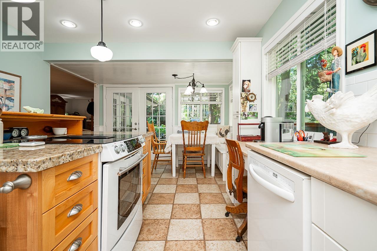 22592 132 Avenue, Maple Ridge, British Columbia  V4R 2R2 - Photo 16 - R3079893