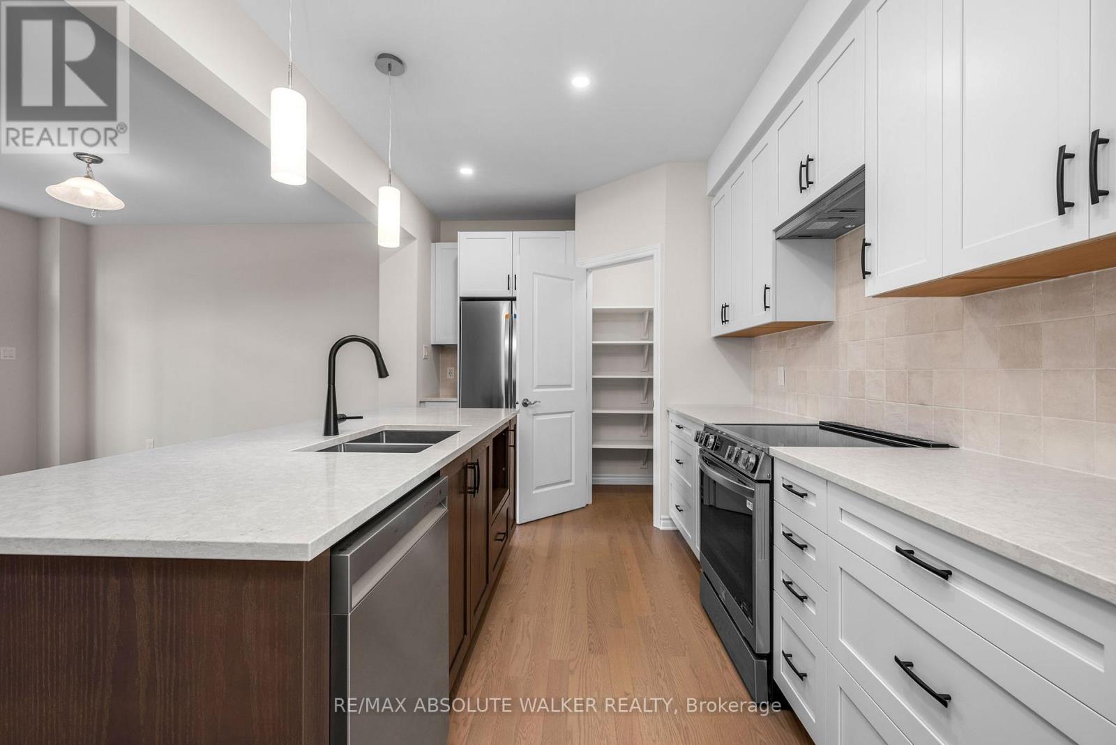 702 Du Rivage Street, Clarence-Rockland, Ontario  K4K 0K1 - Photo 5 - X12700868