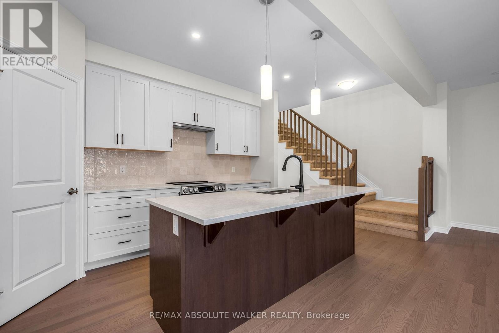 702 Du Rivage Street, Clarence-Rockland, Ontario  K4K 0K1 - Photo 6 - X12700868