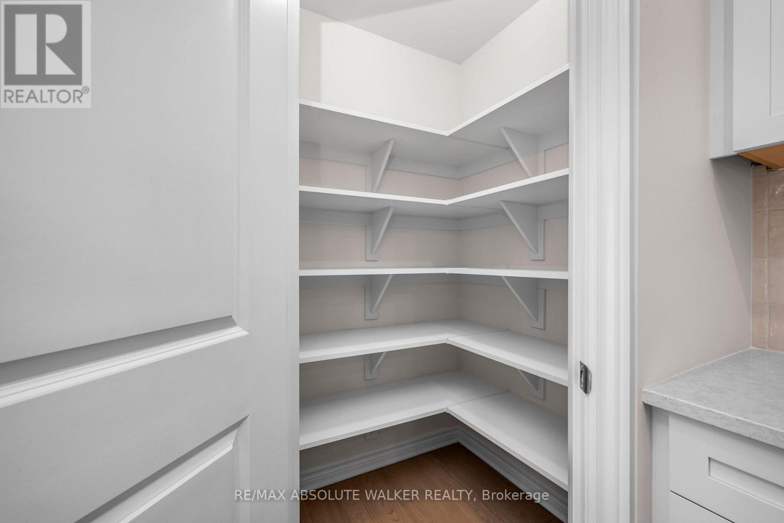 702 Du Rivage Street, Clarence-Rockland, Ontario  K4K 0K1 - Photo 7 - X12700868