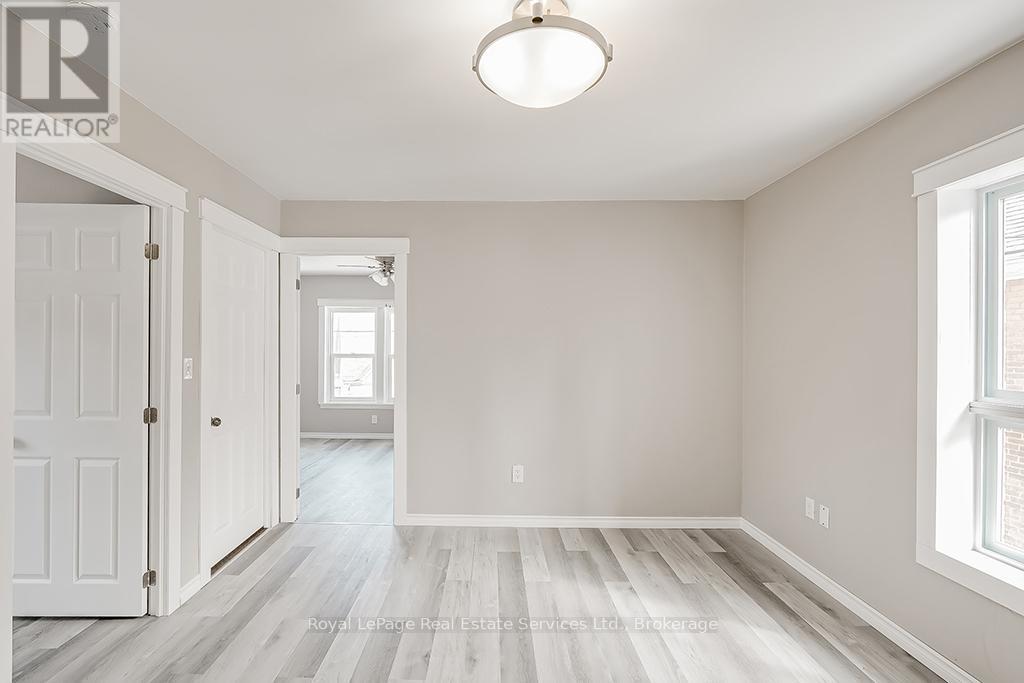 Upper - 33 Rose Avenue, Brantford, Ontario  N3S 2M3 - Photo 7 - X12700794