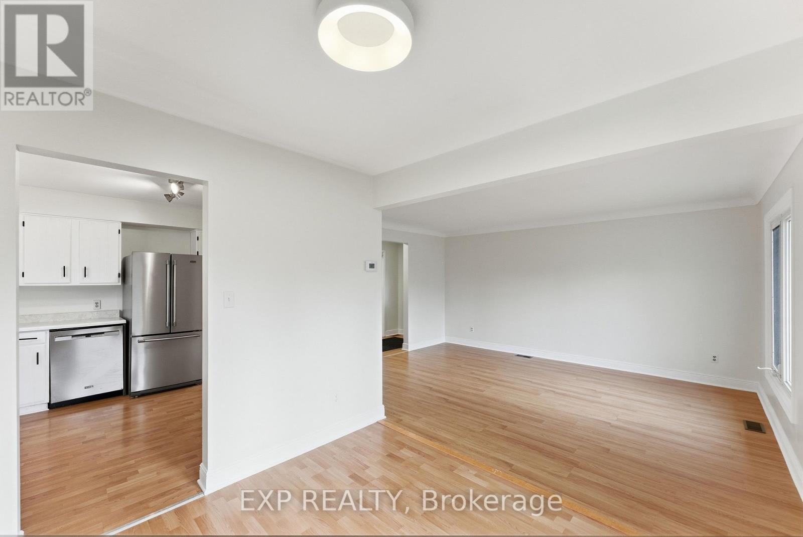 6049 Tampa Court, Niagara Falls (Church's Lane), Ontario  L2J 3Z9 - Photo 6 - X12700822