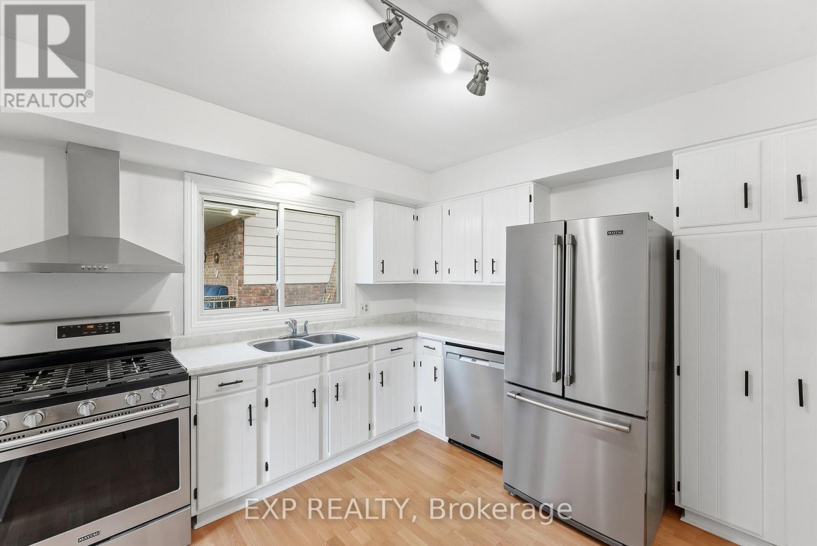 6049 Tampa Court, Niagara Falls (Church's Lane), Ontario  L2J 3Z9 - Photo 7 - X12700822