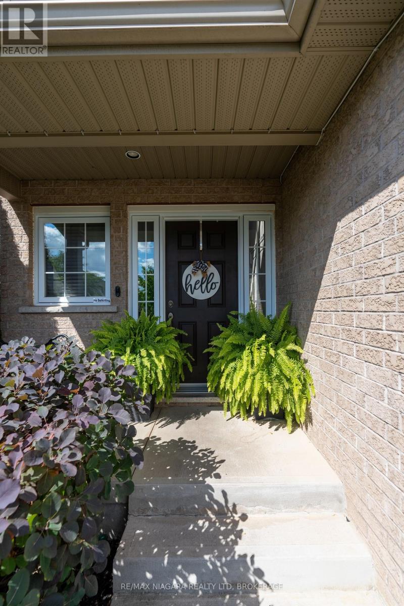 8725 Kelsey Crescent, Niagara Falls (Forestview), Ontario  L2H 0E5 - Photo 4 - X12700874