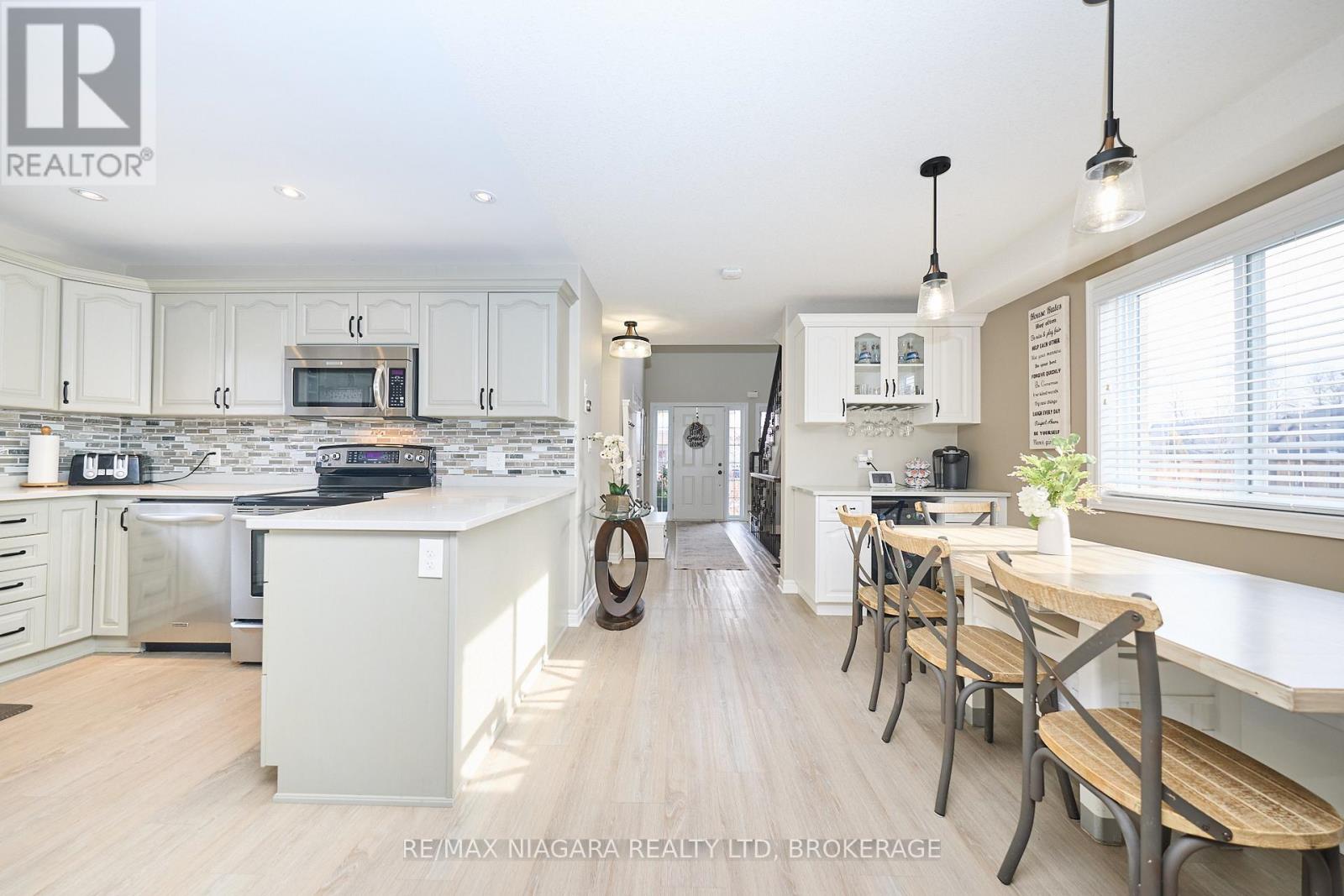 8725 Kelsey Crescent, Niagara Falls (Forestview), Ontario  L2H 0E5 - Photo 9 - X12700874