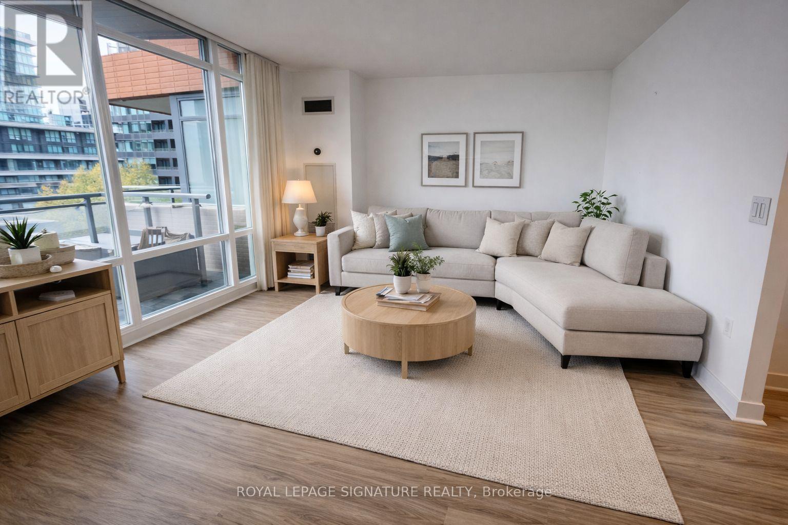 720 - 4k Spadina Avenue, Toronto, Ontario  M5V 3Y9 - Photo 2 - C12700702