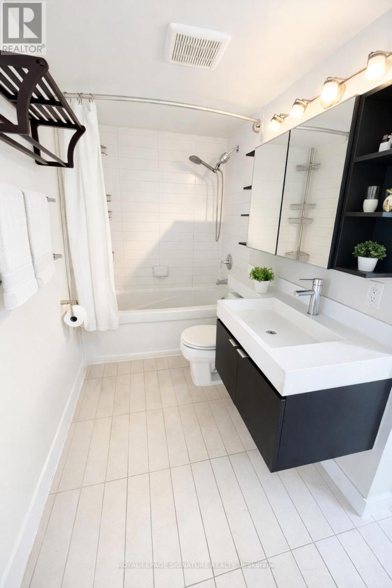 720 - 4k Spadina Avenue, Toronto, Ontario  M5V 3Y9 - Photo 7 - C12700702