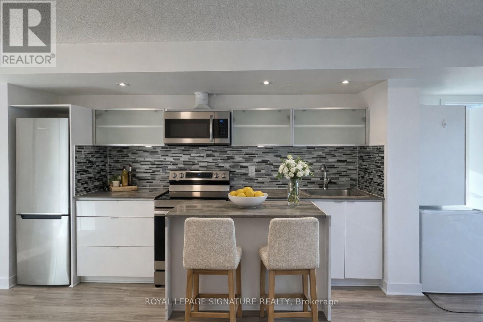 720 - 4k Spadina Avenue, Toronto, Ontario  M5V 3Y9 - Photo 3 - C12700702