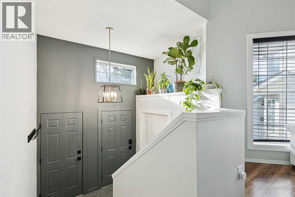 103 Hawkmount Green Nw, Calgary, Alberta  T3G 3T8 - Photo 3 - A2278890