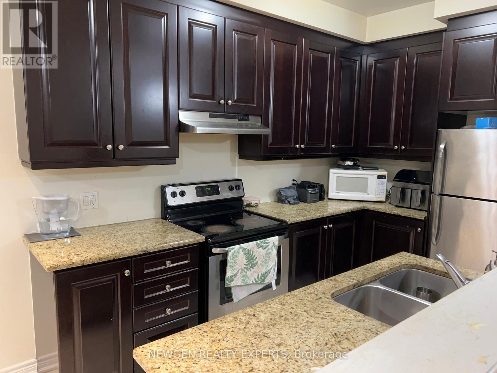 188 Sky Harbour Drive, Brampton, Ontario  L6Y 2Z9 - Photo 4 - W12700268