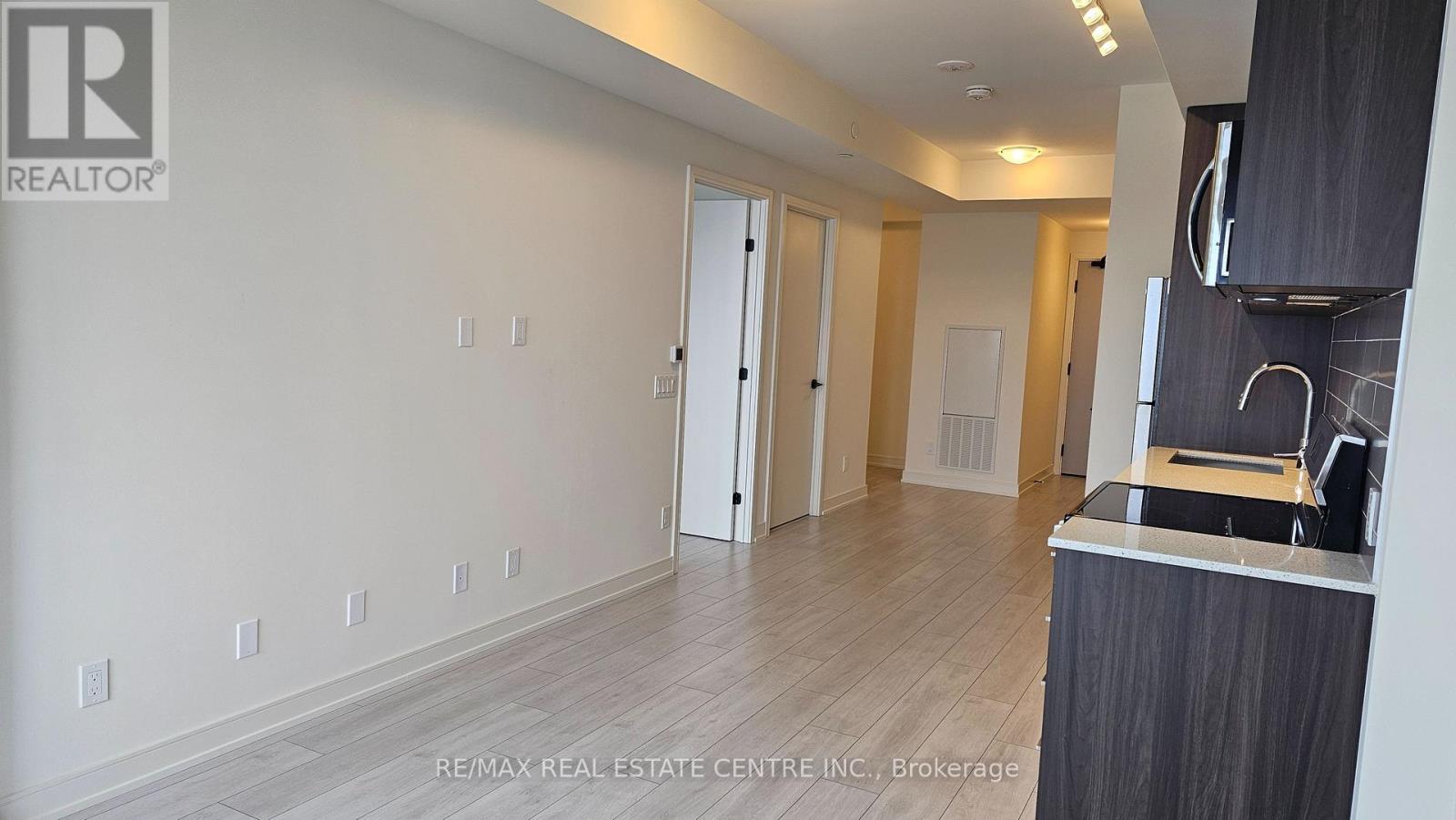 710 - 8020 Derry Road, Milton, Ontario  L9T 9N7 - Photo 3 - W12700588