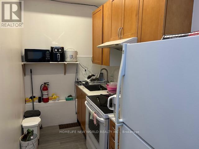 Main Fl, Rm 2 - 14 Glasgow Street, Toronto, Ontario  M5T 2B9 - Photo 6 - C12700778