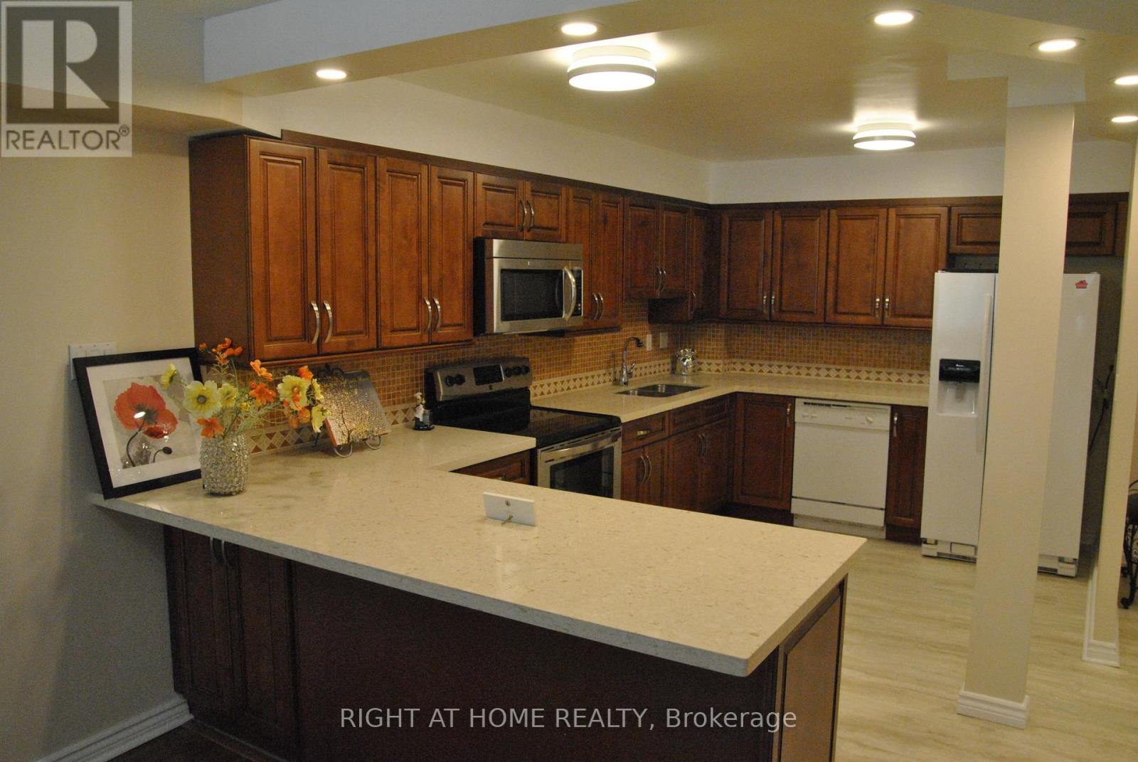 607 - 45 Carlton Street, Toronto, Ontario  M5B 2H9 - Photo 9 - C12700816