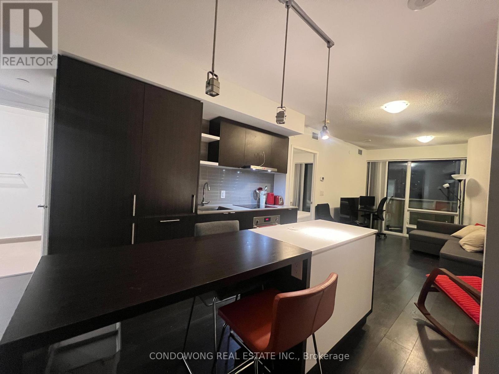 4110 - 100 Harbour Street, Toronto, Ontario  M5J 0B5 - Photo 1 - C12700856