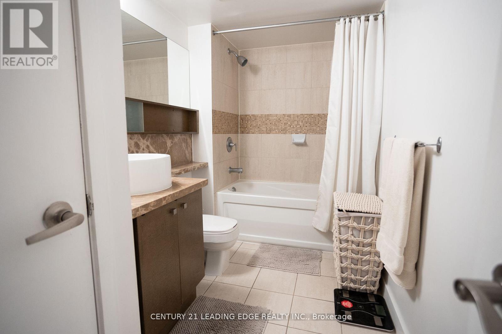 4105 - 11 Brunel Court, Toronto, Ontario  M5V 3Y3 - Photo 9 - C12700888