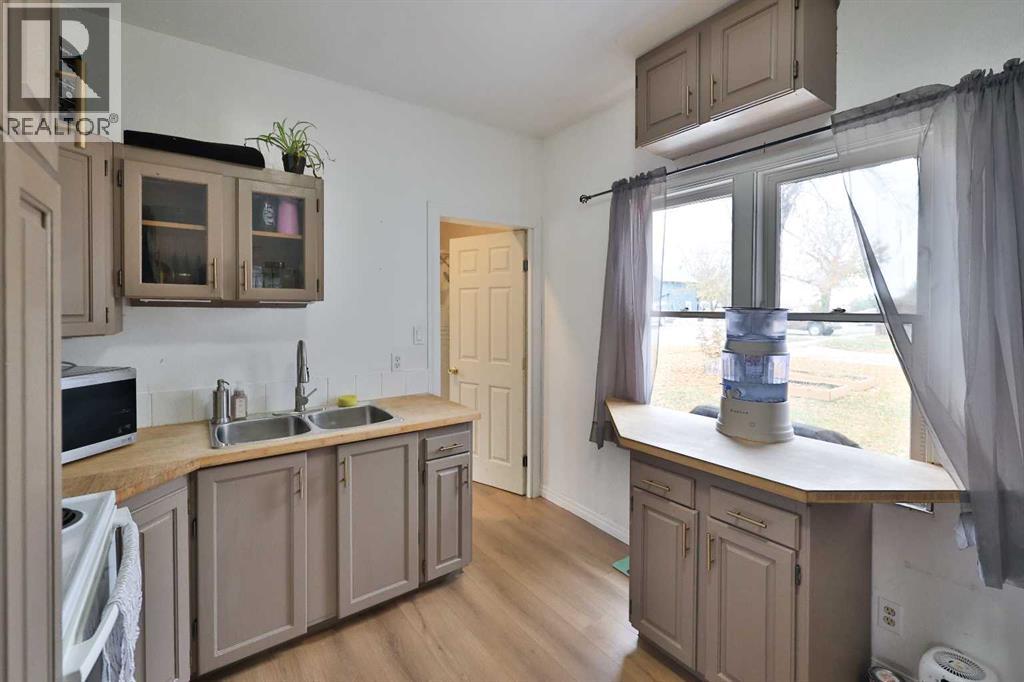 301 Noble Street, Barons, Alberta  T0L 0G0 - Photo 16 - A2275285