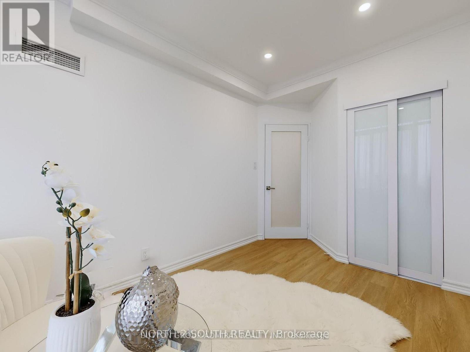 Ph27 - 32 Clarissa Drive, Richmond Hill, Ontario  L4C 9R7 - Photo 29 - N12700834