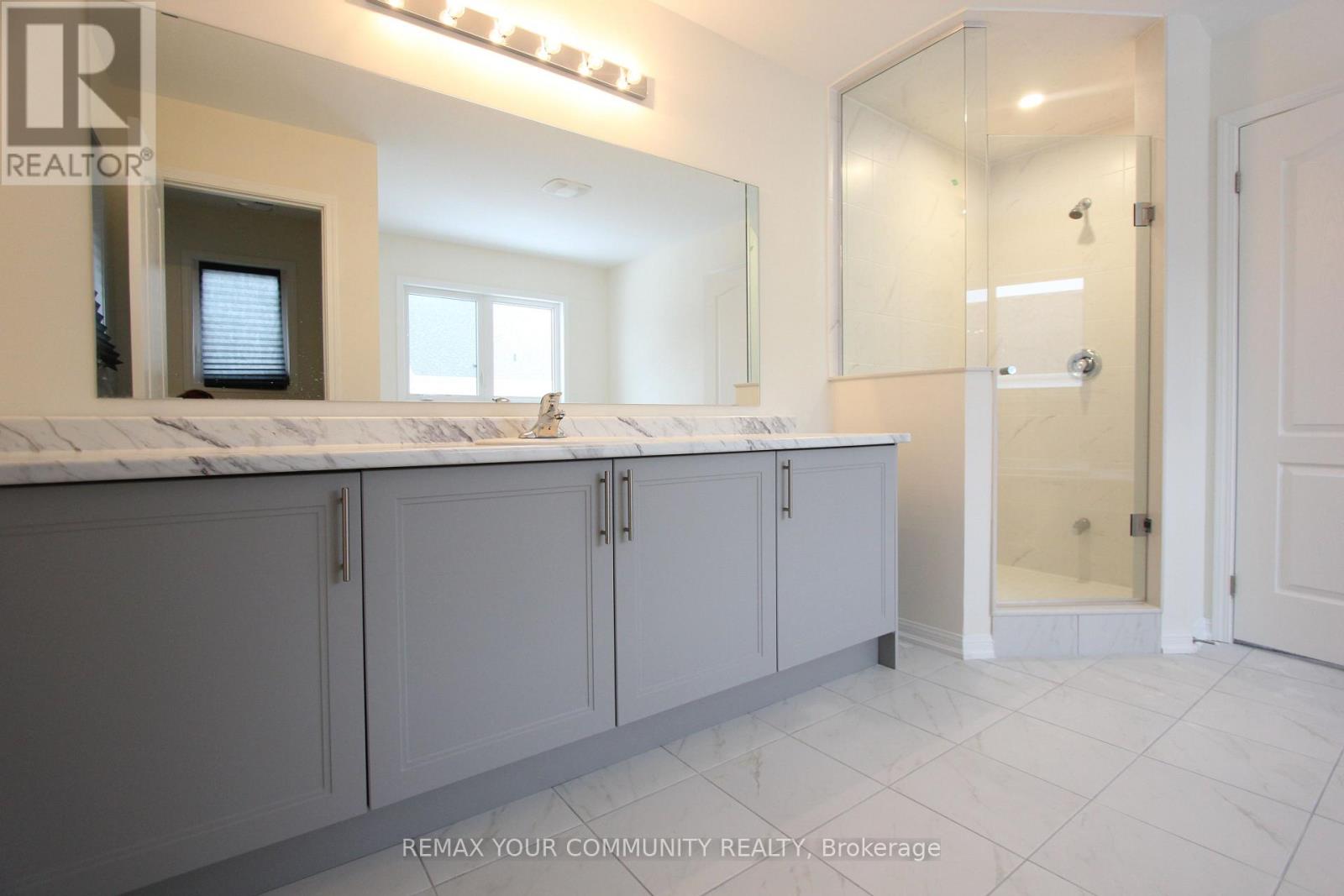 12 Cliff Thompson Court, Georgina, Ontario  L0E 1R0 - Photo 25 - N12700882