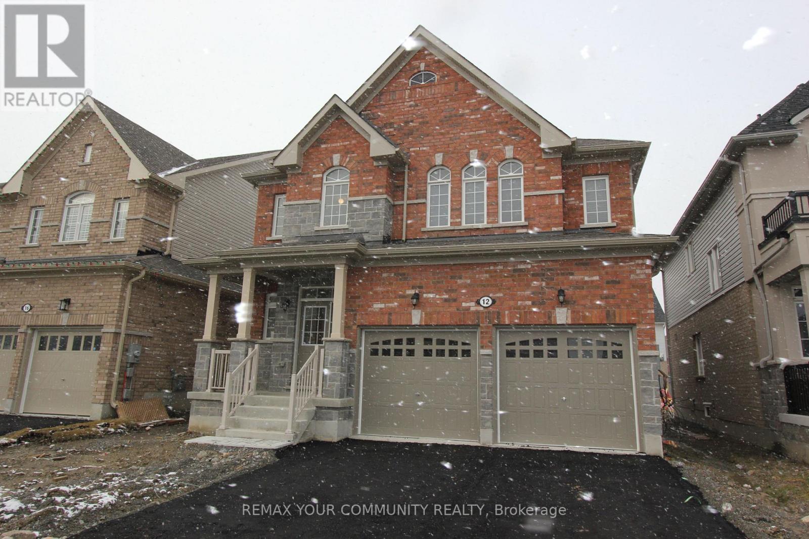 12 Cliff Thompson Court, Georgina, Ontario  L0E 1R0 - Photo 4 - N12700882