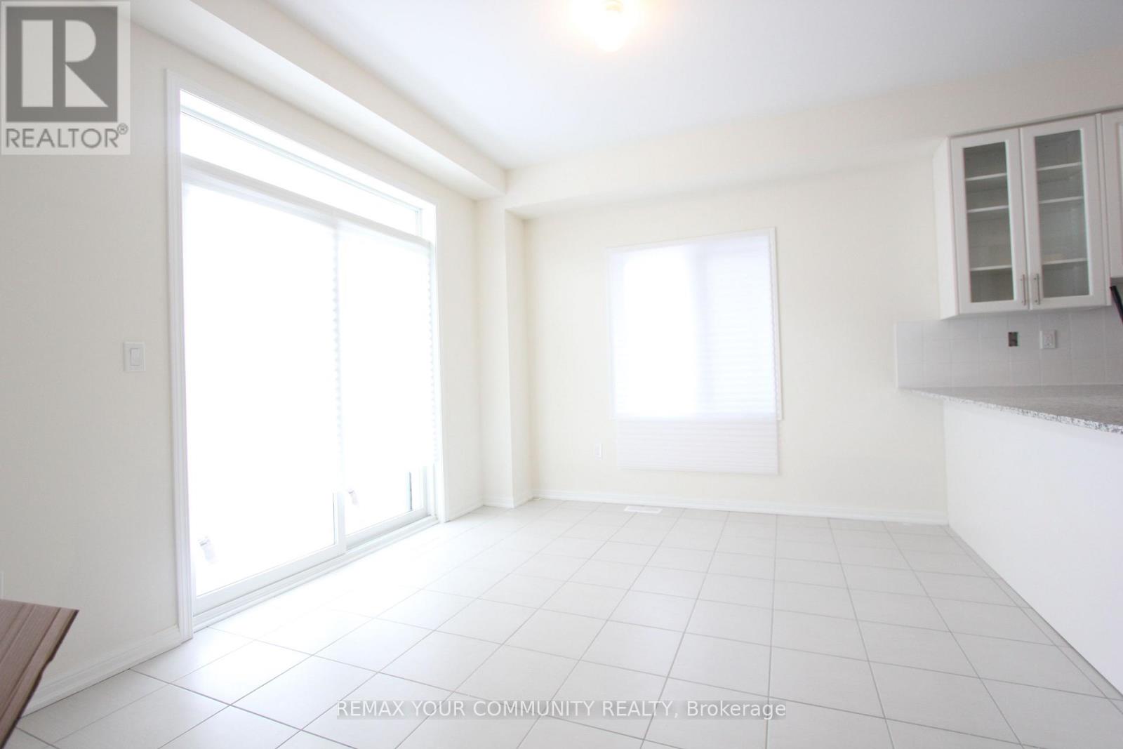 12 Cliff Thompson Court, Georgina, Ontario  L0E 1R0 - Photo 8 - N12700882