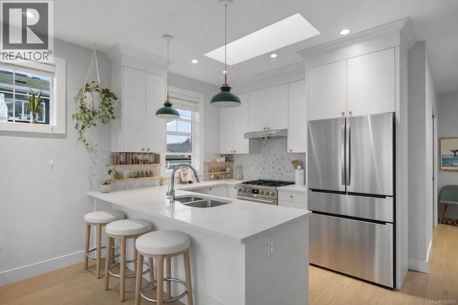 5 1016 Southgate St, Victoria, British Columbia  V8V 2Z2 - Photo 8 - 1022879