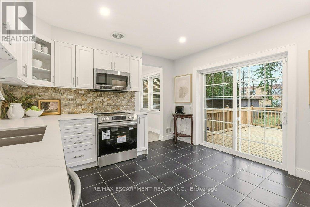 590 Cumberland Avenue, Burlington, Ontario  L7N 2X2 - Photo 12 - W12700820