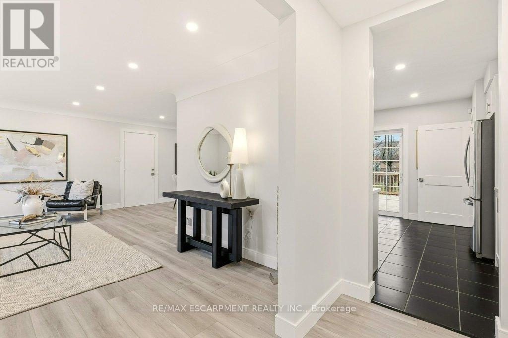 590 Cumberland Avenue, Burlington, Ontario  L7N 2X2 - Photo 14 - W12700820