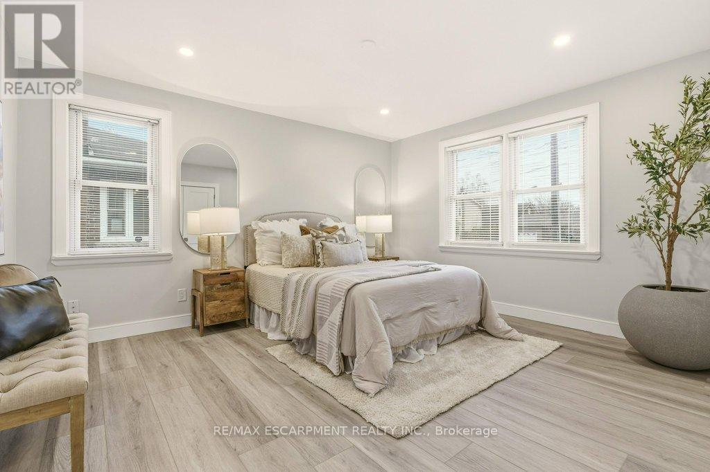 590 Cumberland Avenue, Burlington, Ontario  L7N 2X2 - Photo 16 - W12700820