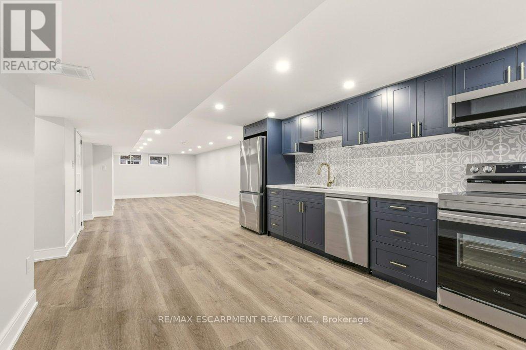 590 Cumberland Avenue, Burlington, Ontario  L7N 2X2 - Photo 25 - W12700820