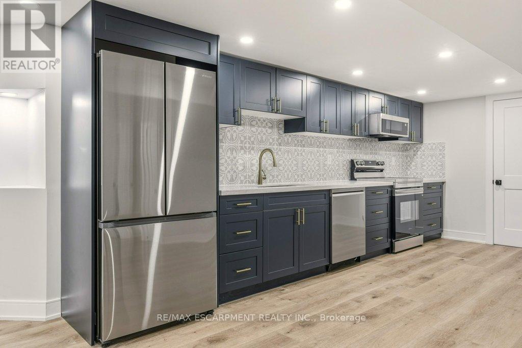 590 Cumberland Avenue, Burlington, Ontario  L7N 2X2 - Photo 26 - W12700820