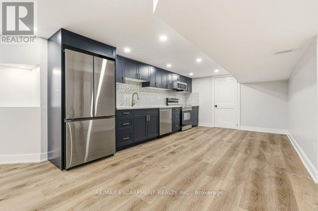 590 Cumberland Avenue, Burlington, Ontario  L7N 2X2 - Photo 27 - W12700820