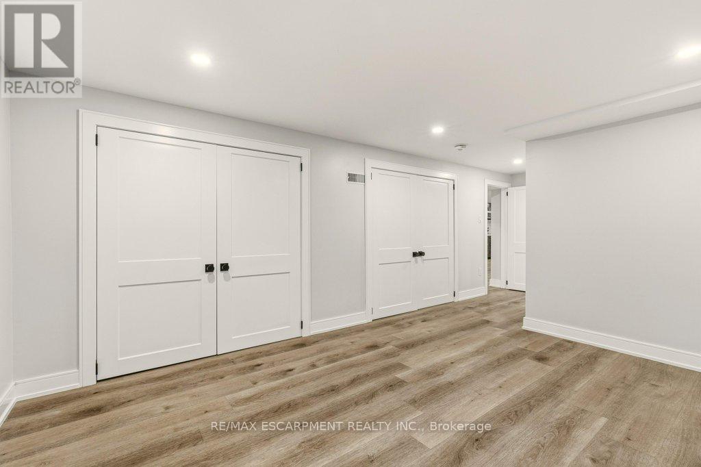 590 Cumberland Avenue, Burlington, Ontario  L7N 2X2 - Photo 30 - W12700820