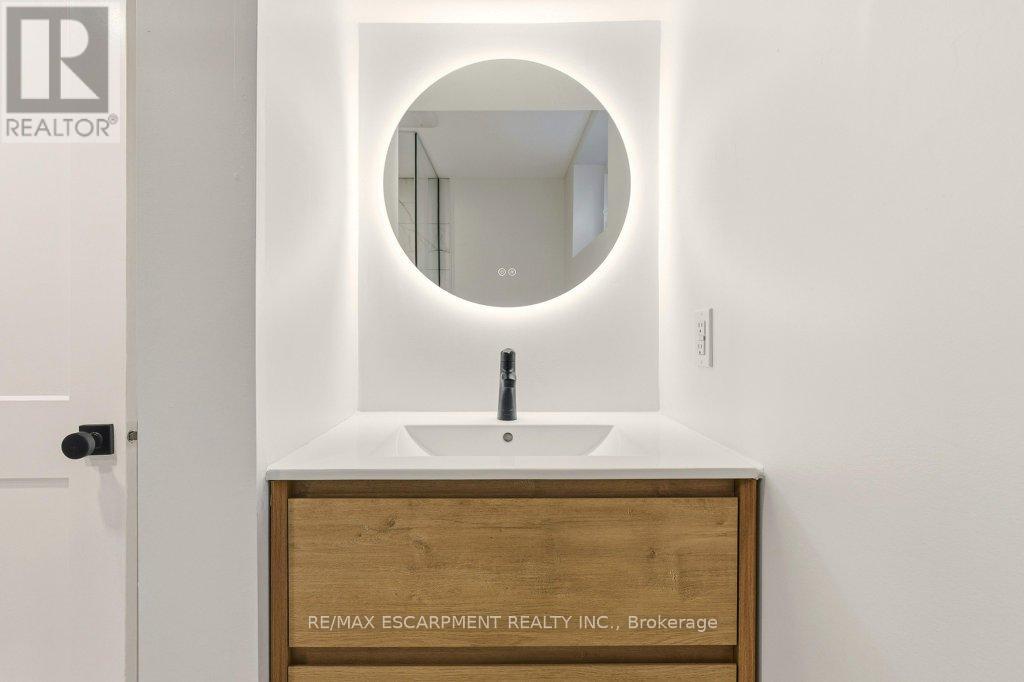 590 Cumberland Avenue, Burlington, Ontario  L7N 2X2 - Photo 33 - W12700820