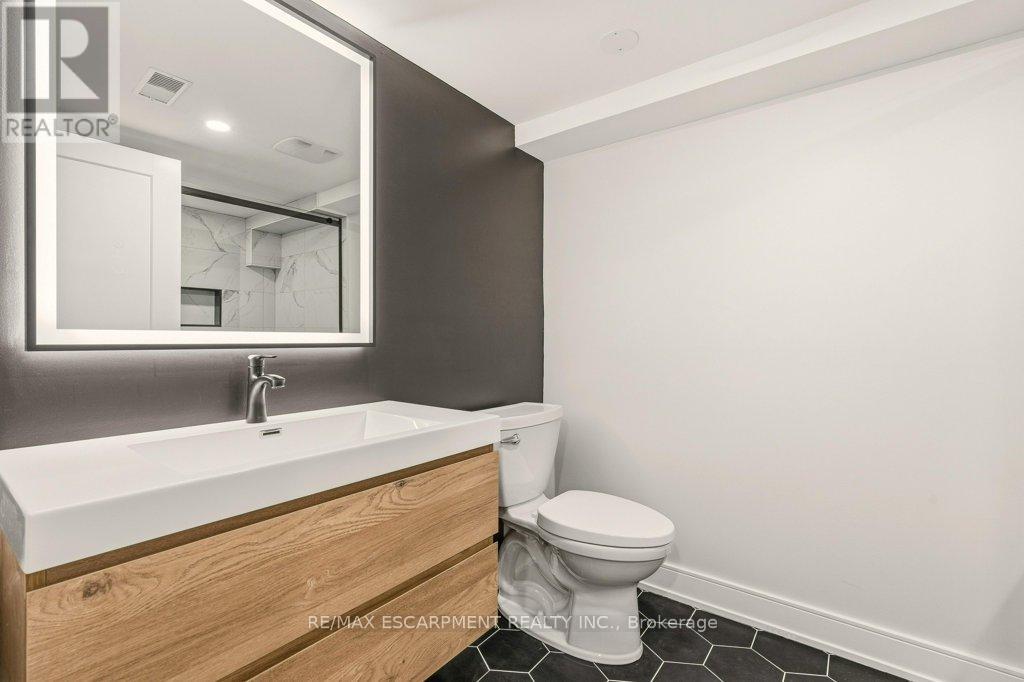 590 Cumberland Avenue, Burlington, Ontario  L7N 2X2 - Photo 37 - W12700820