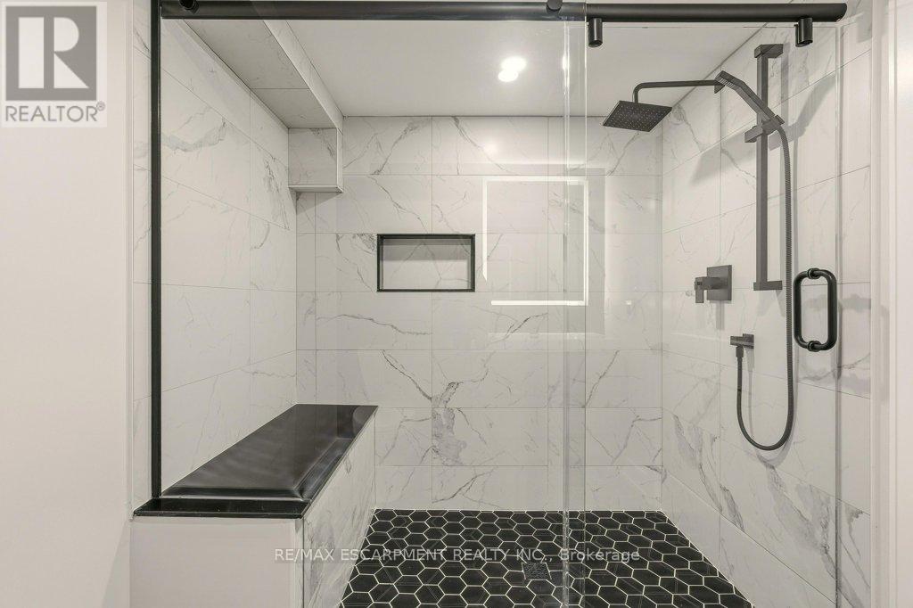 590 Cumberland Avenue, Burlington, Ontario  L7N 2X2 - Photo 38 - W12700820