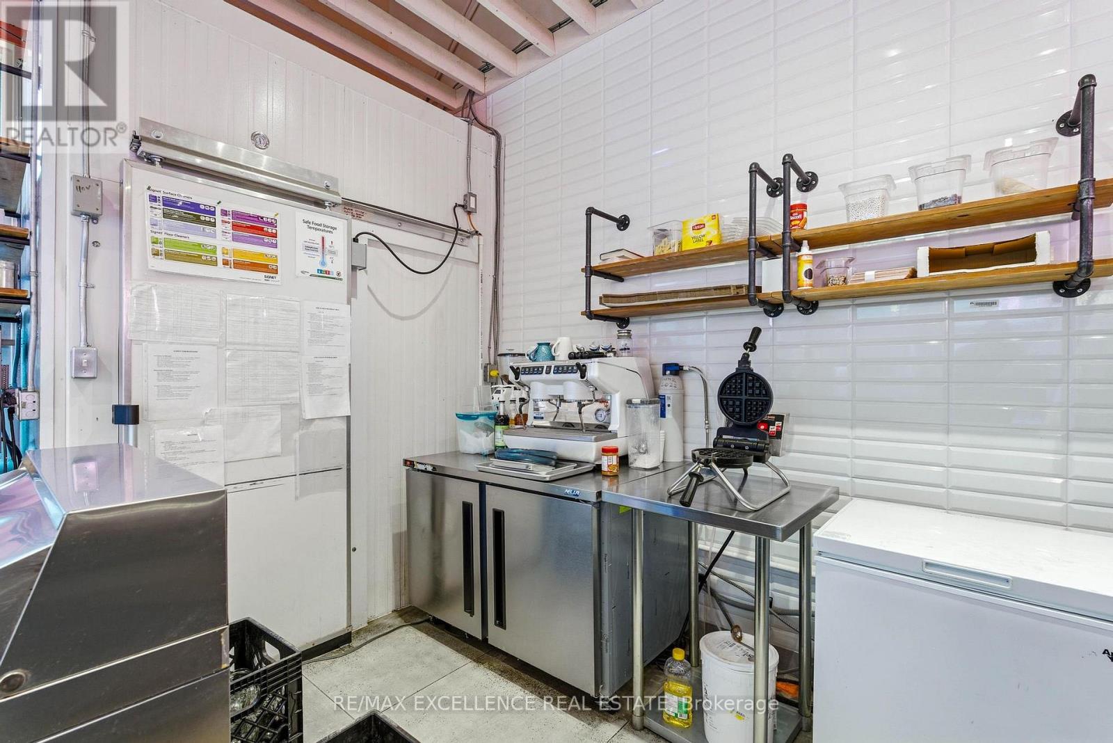 Unit 1 - 61 James Snow Parkway N, Milton, Ontario  L9T 0R3 - Photo 14 - W12700840