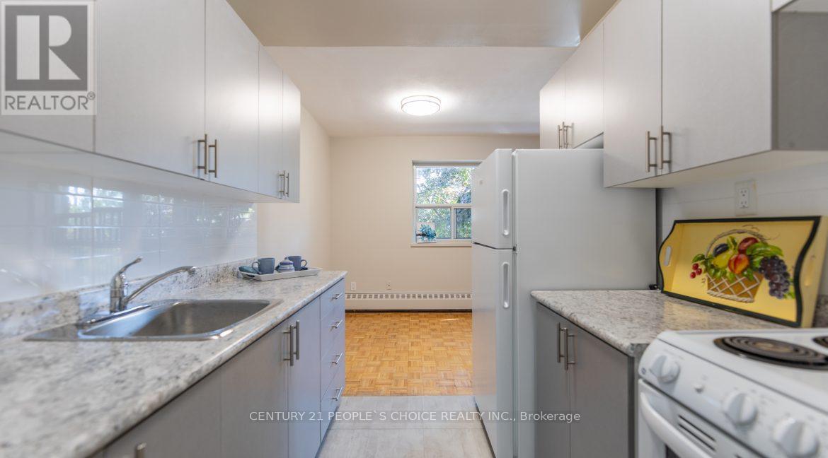 307 - 52 Park Street E, Mississauga, Ontario  L5G 1M1 - Photo 3 - W12700864