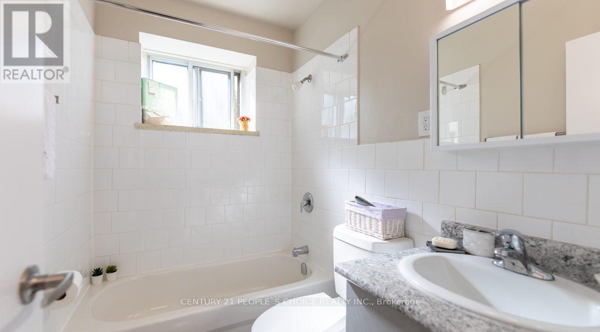 307 - 52 Park Street E, Mississauga, Ontario  L5G 1M1 - Photo 6 - W12700864